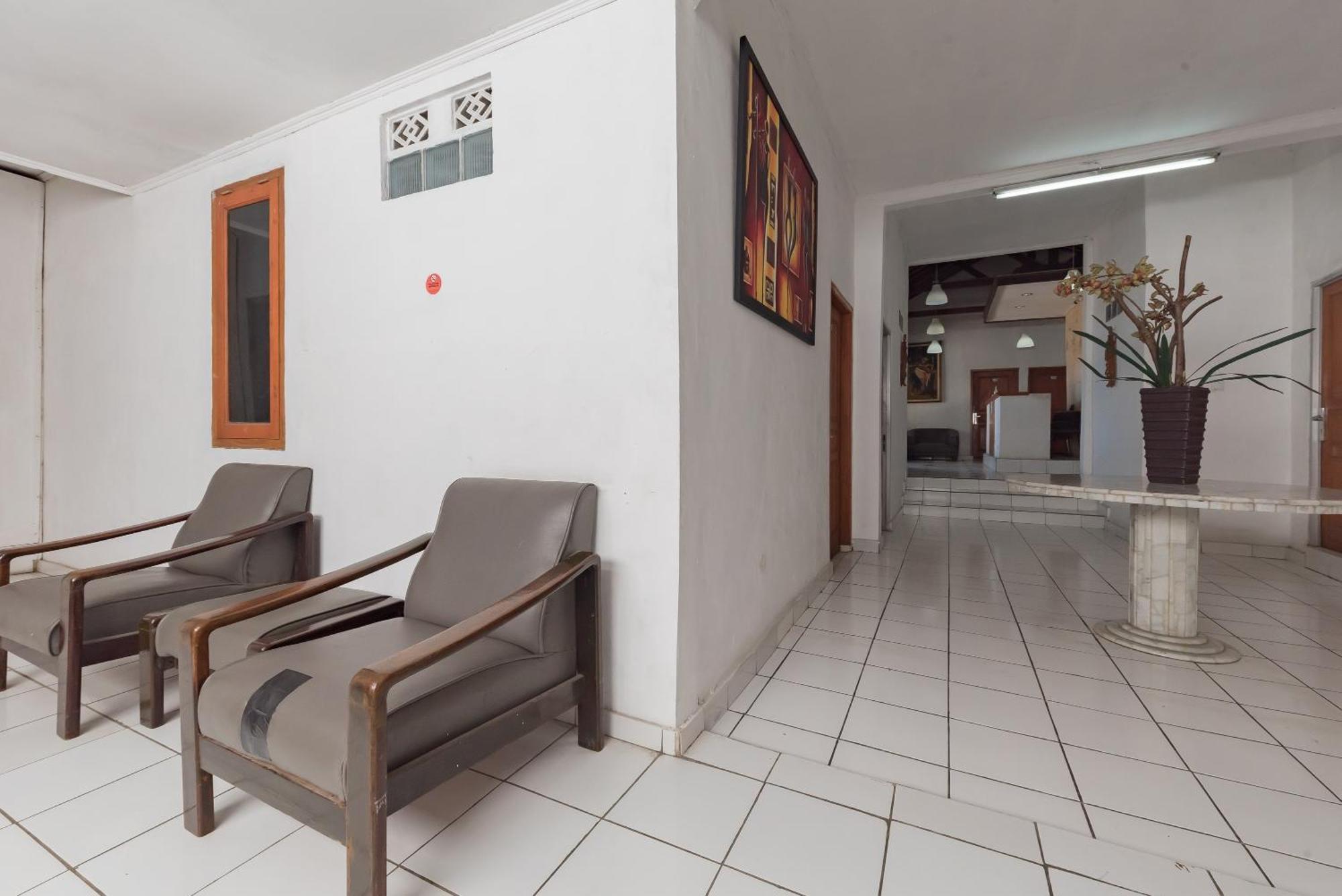 Hotel Reddoorz Syariah @ Jl Raya Sukabumi Sukaraja  Exterior foto