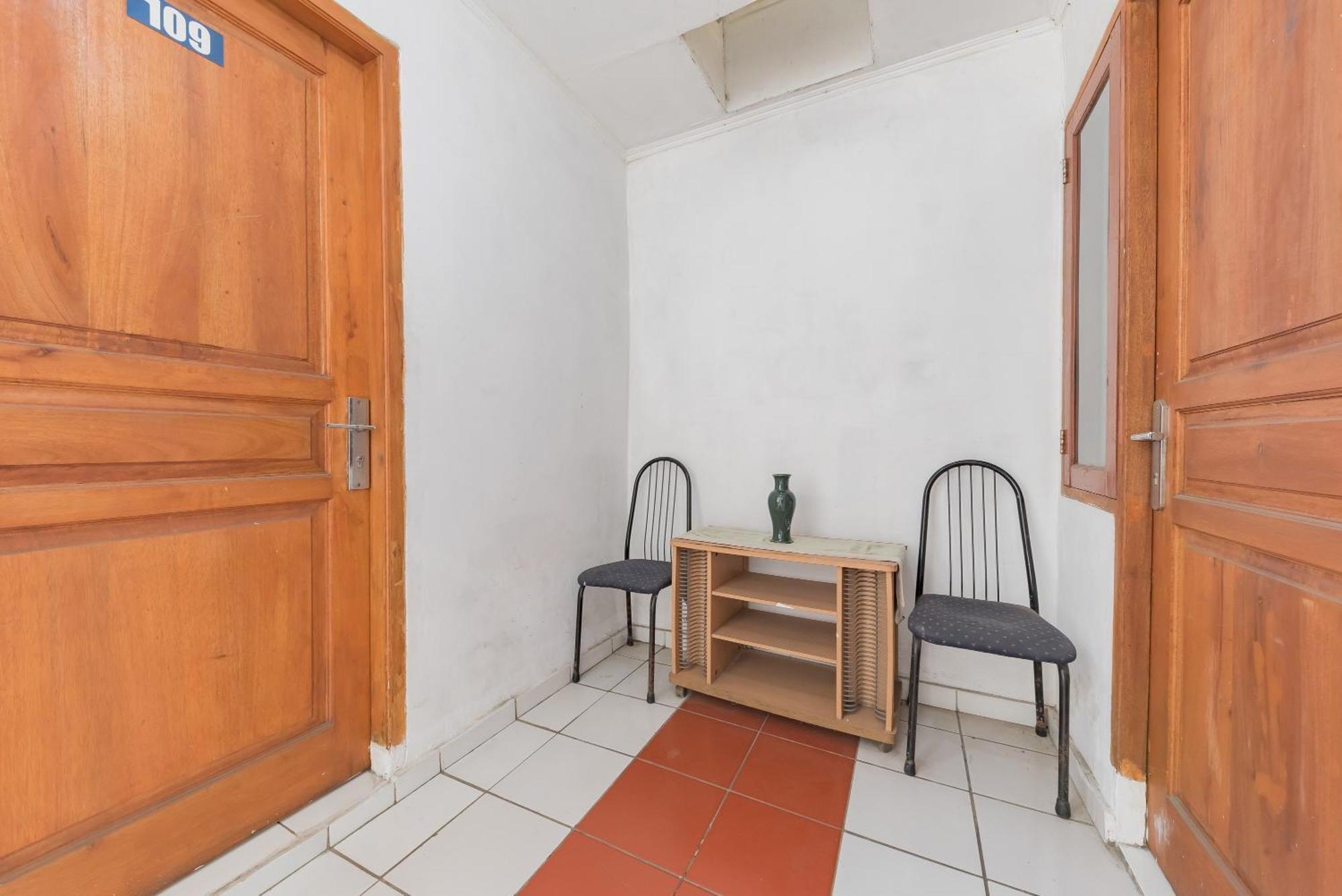 Hotel Reddoorz Syariah @ Jl Raya Sukabumi Sukaraja  Exterior foto